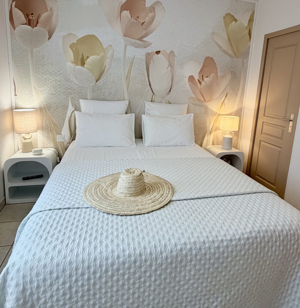 Chambre d'Hôtes Zinnia domaine de Mélisande Hérault DOMAINE DE MELISANDE CHAMBRE D'HOTES HERAULT